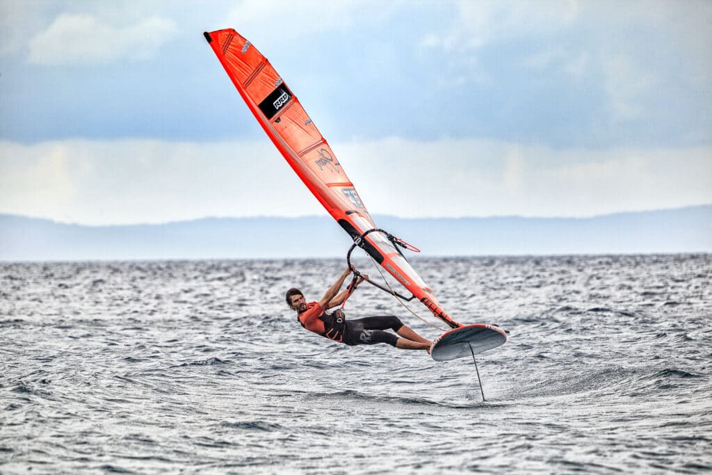 Windsurfing on the foil