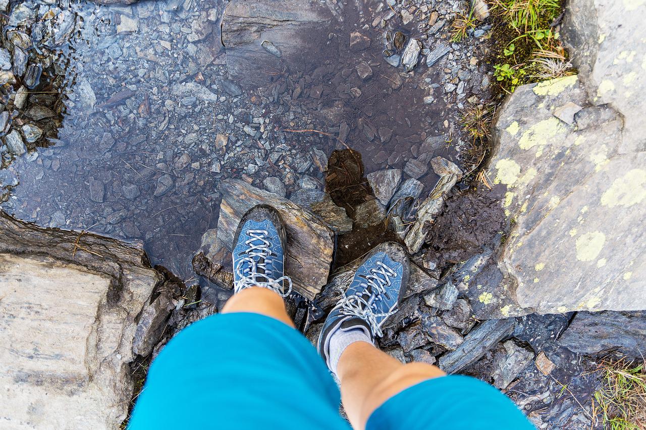 Mountain biking shoes