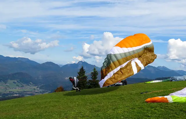 Fly High in Seattle: An Introduction to Seattle Paragliding