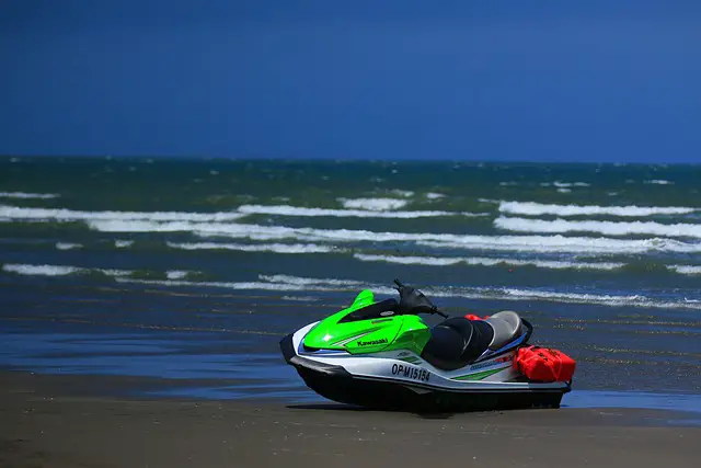 Experience the Thrill: Jetskiing in Oahu